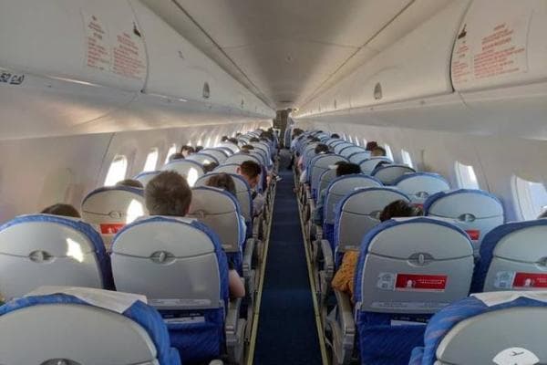 E190飞机座位图解析与舒适度评估