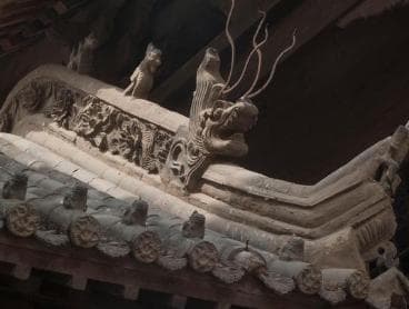 嘲风：古代神话传说中“龙九子”之一，是辟邪镇宅的瑞兽