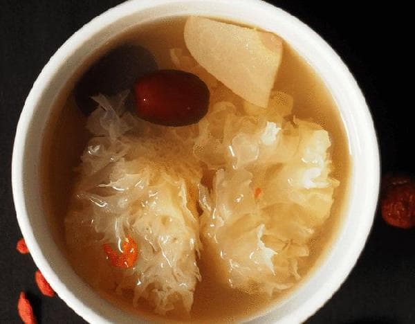桂圆红枣百合枸杞茶的功效与饮用指南