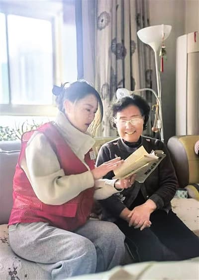 邻里温情互助 共建幸福社区