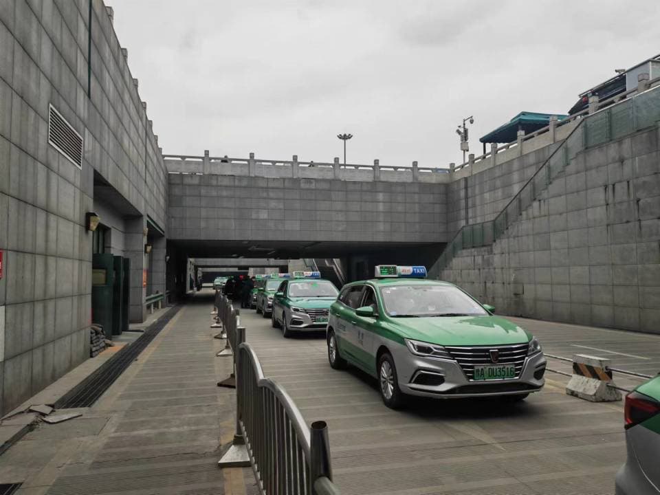 出租车高速过路费到底谁买单？官方说法来了