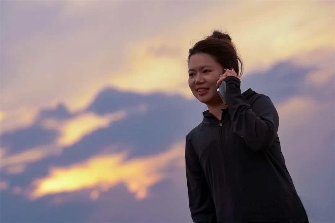95后傣族姑娘，卖火版纳热情果