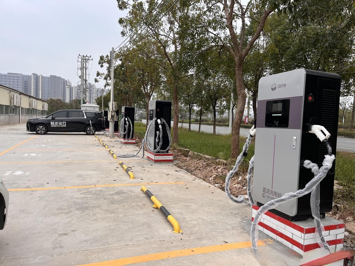 新能源汽车充电桩：单相电与三相电的选择指南