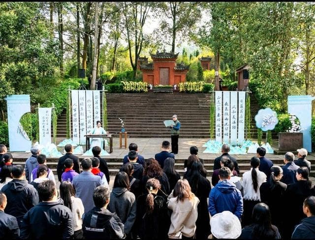 清明忆东坡：古人骑马坐船“野餐”祭三苏，今时眉山有何不同？