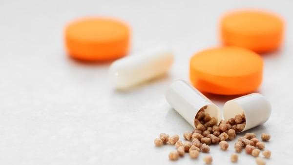 灯盏花素片和灯盏生脉胶囊区别是什么？药店可获得性如何？