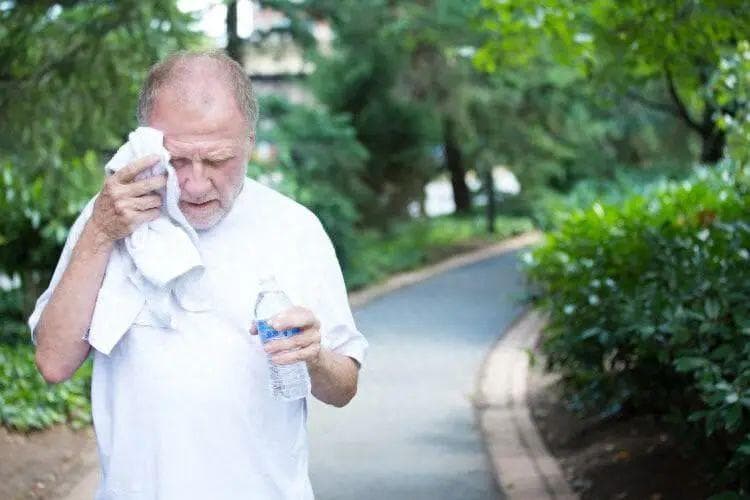过了70岁要少散步，多做4件事，许多老年人不重视