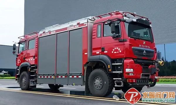 新一代双头行驶隧道消防车：全轮转向与蟹行模式，让救援更高效