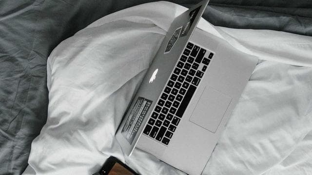 告别观影语言障碍：4款视频翻译软件使用指南
