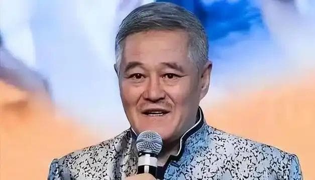 赵本山转型幕后：从"喜剧之王"到艺术制作人