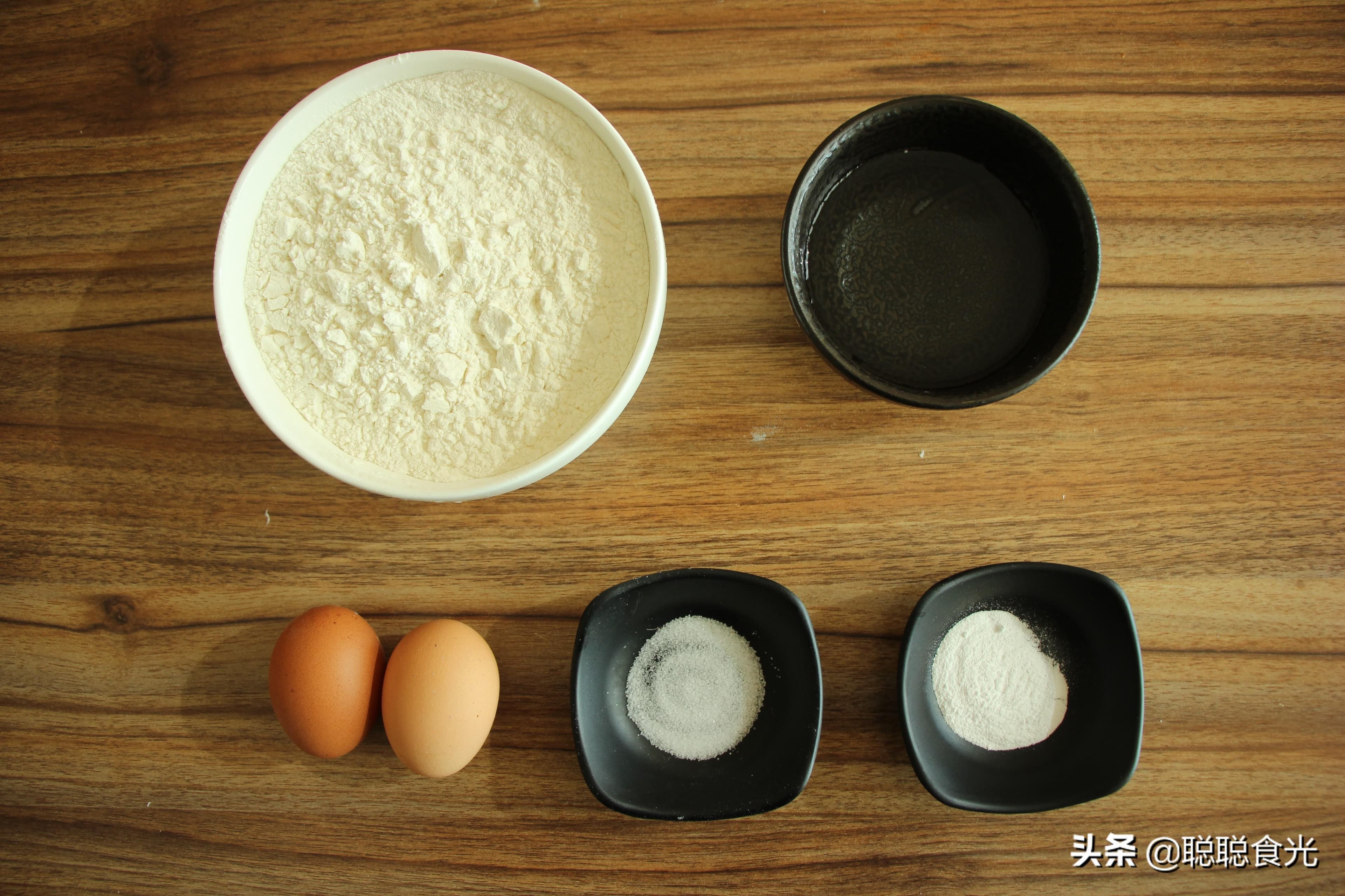 手工面条怎样做又劲道润滑（做手擀面不能只加盐，还要做对这一步！）