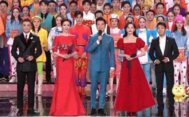 春晚从不对外售票，那台下的观众都是咋去的？看完瞬间涨知识