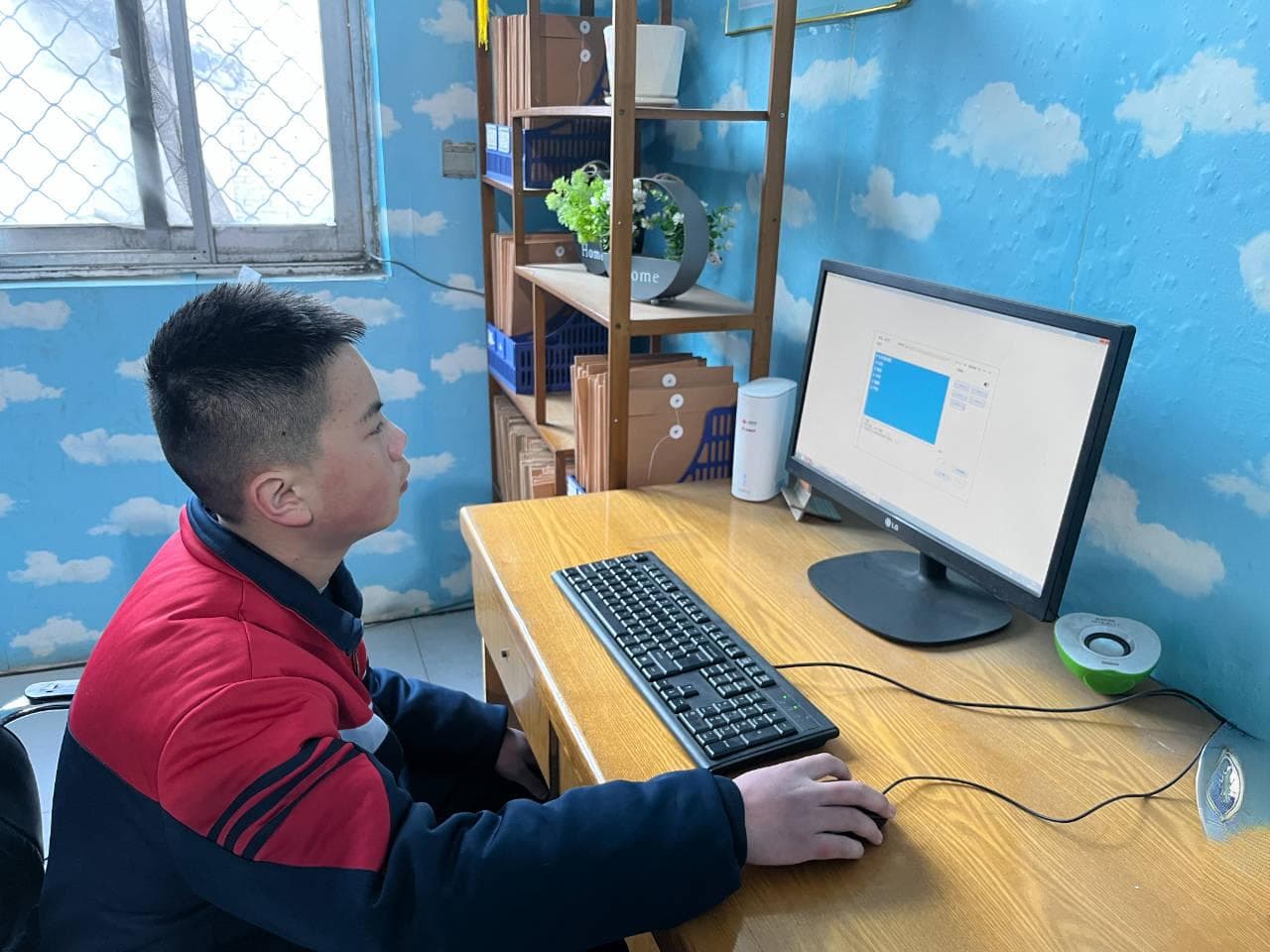 政协委员高金凤：探索家校社合作，共筑青少年网络素养提升之路