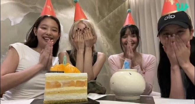 BLACKPINK朴彩英成为唯一见过所有成员的人，回顾八周年成长之路