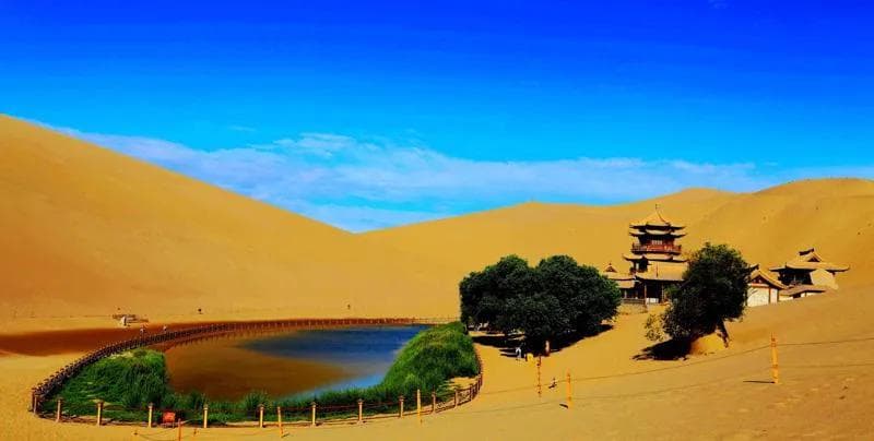 探索甘肃冬日的魅力：八大冬季旅游胜地，冬季狂欢之旅全解析