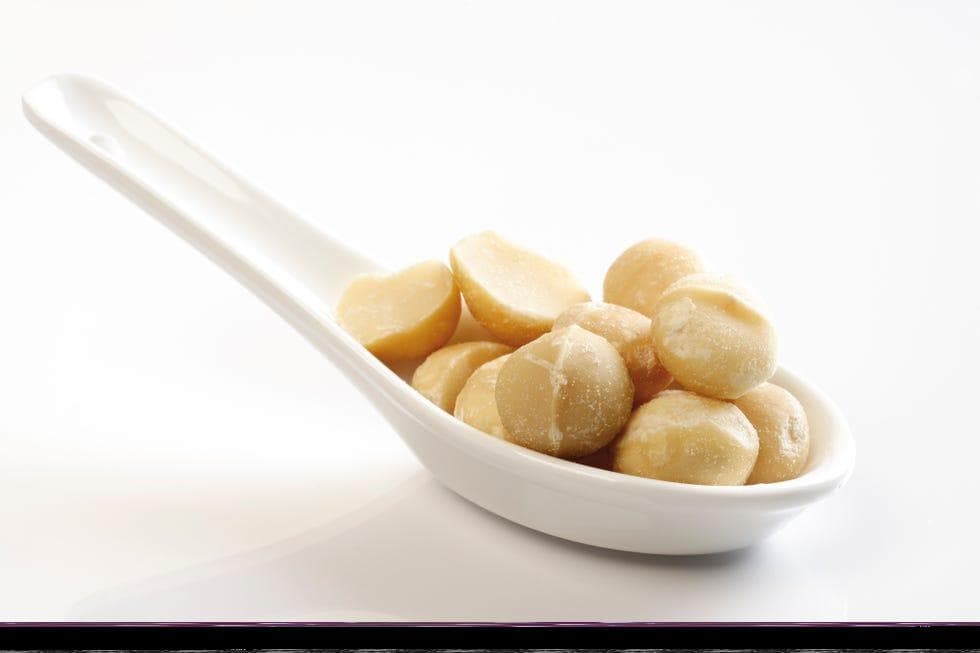 「夏威夷豆」好處多，補鈣解便秘，還能照顧心血管健康，但有4種人不能吃