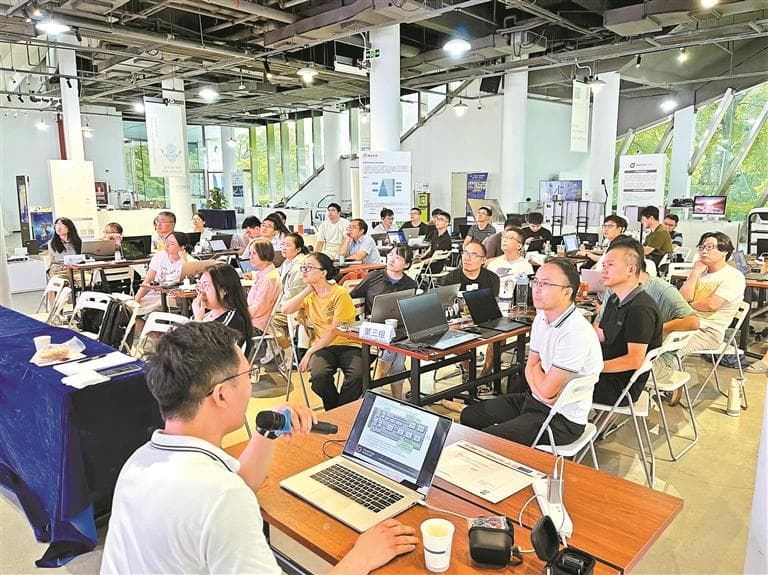 深圳推出十大“数字技能公益学堂” 每年免费培养一万名数字技能人才