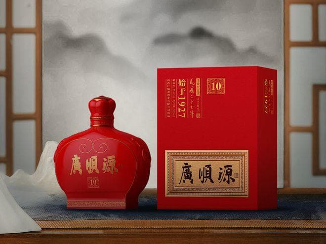 “酒”字的文化密码：一杯酒里的千年故事