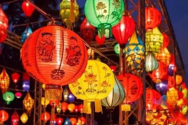 盘点元宵节十首经典歌曲，歌词深情款款，百听不厌