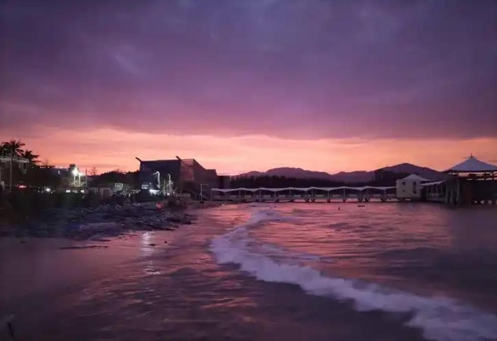 海南后海村景区：海岛风情与活力的交融之所