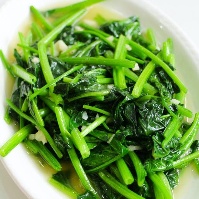 吃腻清炒菠菜？资深主妇们大推，没想到菠菜配「1水果」竟然可以炒出酸甜好滋味