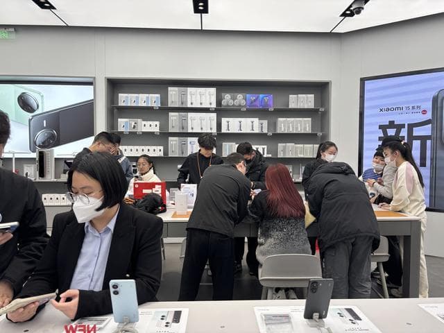国家补贴上线首日：手机销量暴增200%，数码市场迎来消费热潮