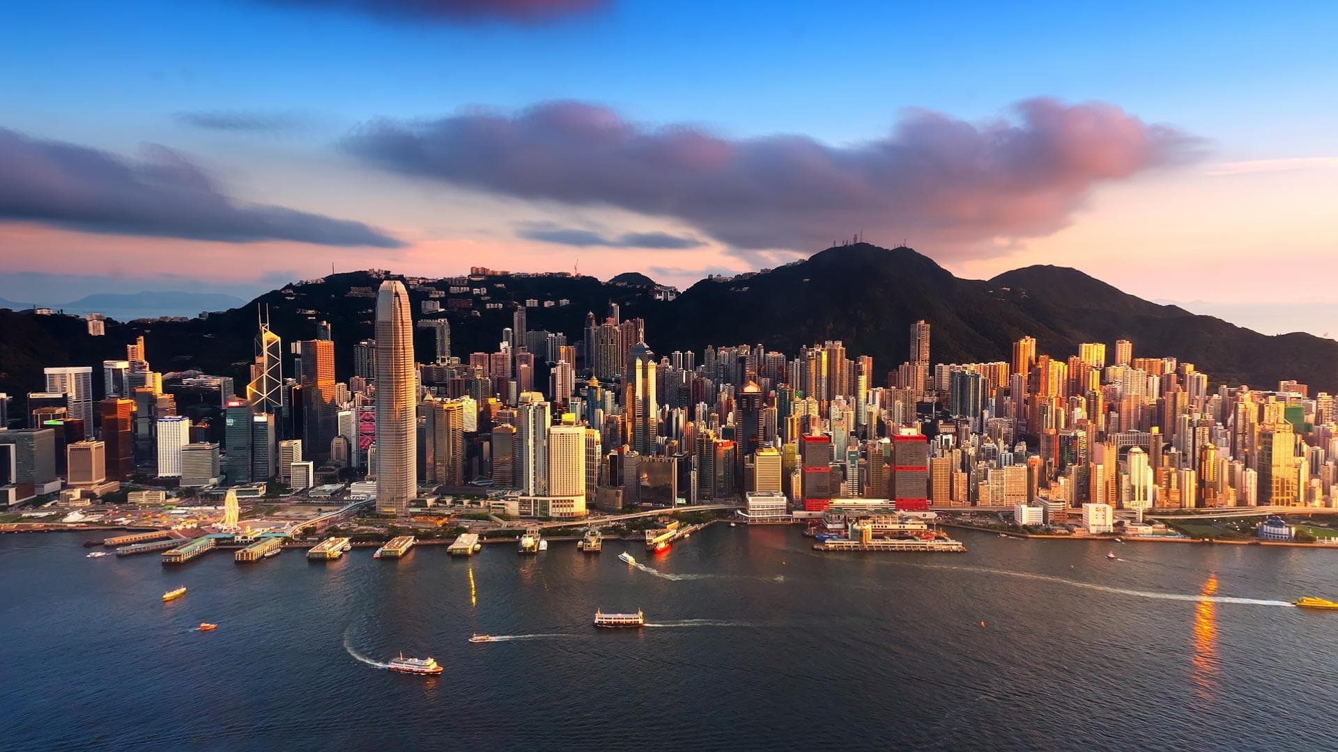 深度解析香港营商环境：从产业环境到海外贸易关系的全面探索