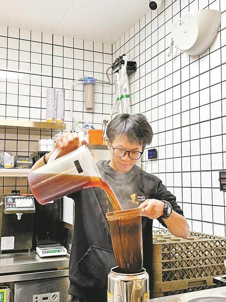 港式奶茶冠军陈健辉：做好一杯奶茶，做好一份工