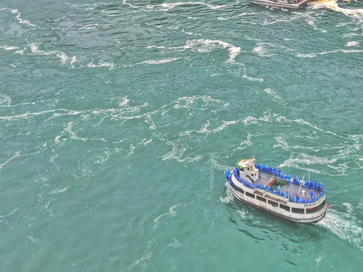乌江画廊1号游船：三小时穿越千年的水上之旅