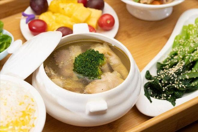 坐月子吃太油腻行不行？附42天家常月子餐
