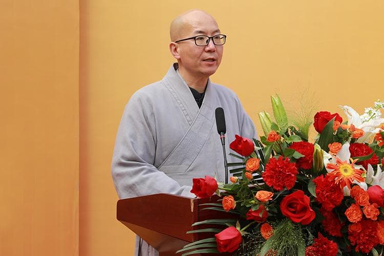 洗脑、敛财、骗色：假“灵修”之名行违法之实