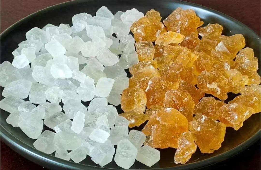 白冰糖与黄冰糖：两种甜味调料的差异与使用场景