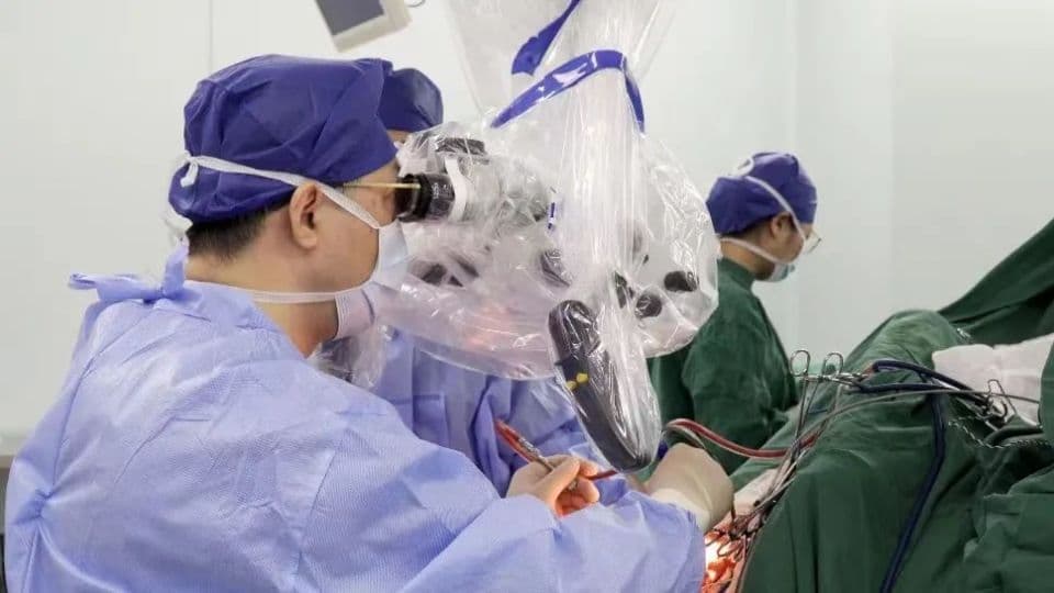 边聊天边接受手术？揭秘术中唤醒的神奇操作