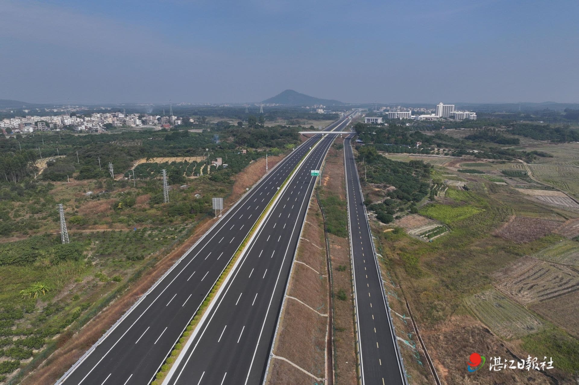 湛江机场高速公路全线通车，粤西发展插上“高速”翅膀