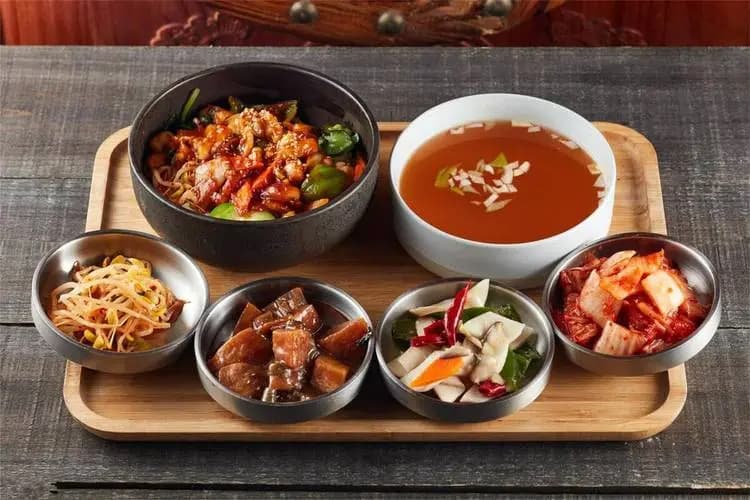 中西烹饪技巧结合制作韩式料理方法