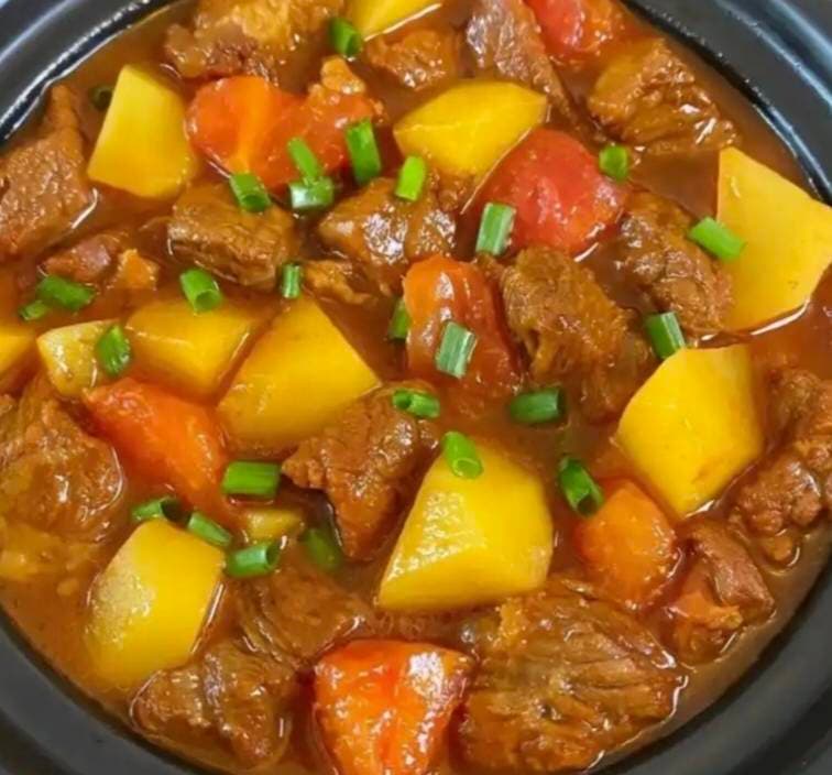 土豆炖牛肉：传统家常菜的制作秘诀