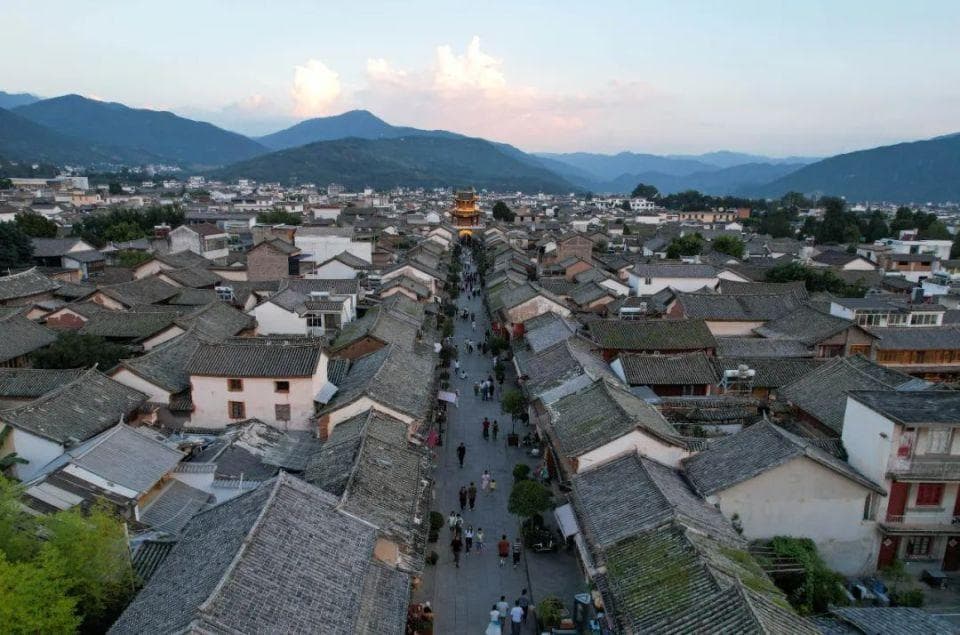 云南巍山县：千年古城里的慢生活