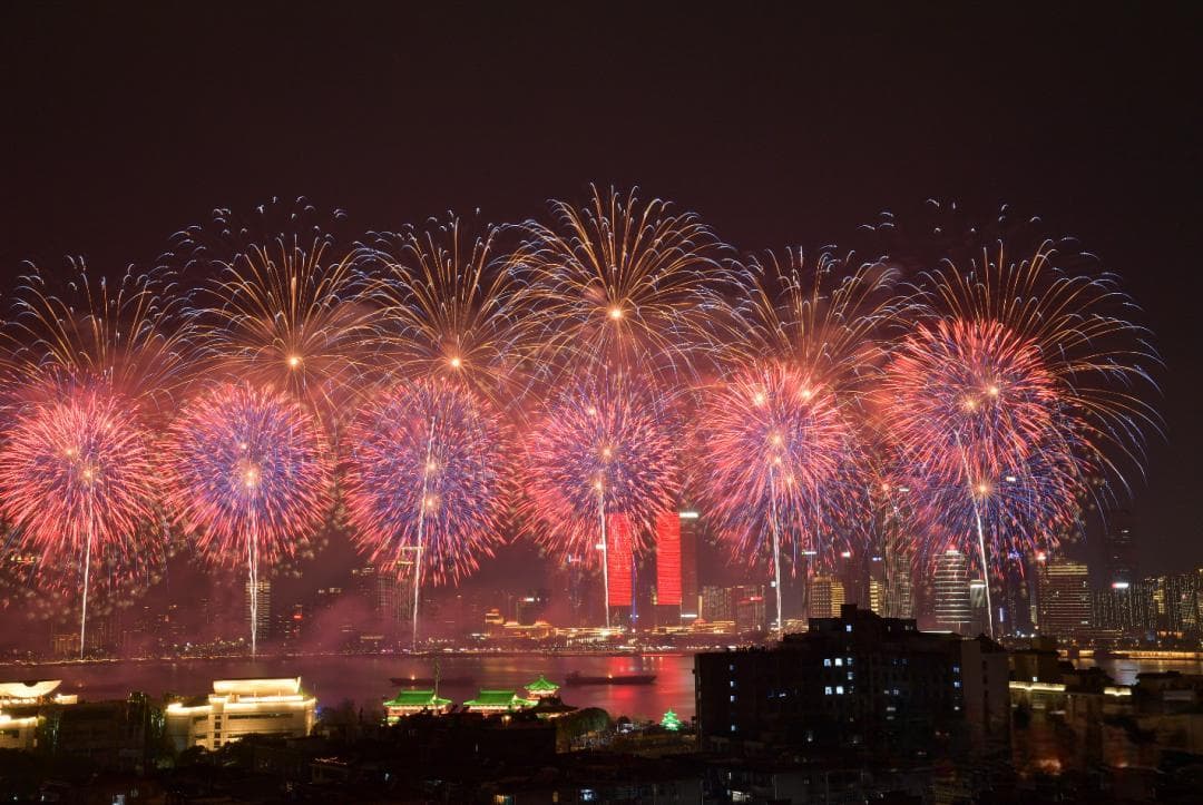 满城烟花！2025南昌迎春烟花晚会浪漫上演