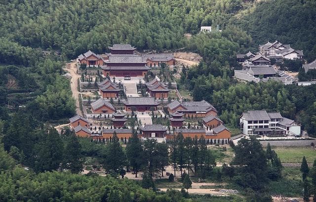 浙江文成刘伯温故里：5A景区里的明代古建与百丈漈奇观