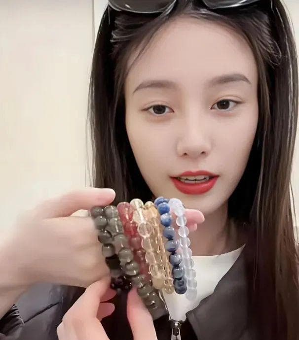 大牌明星，集体下场卖水晶