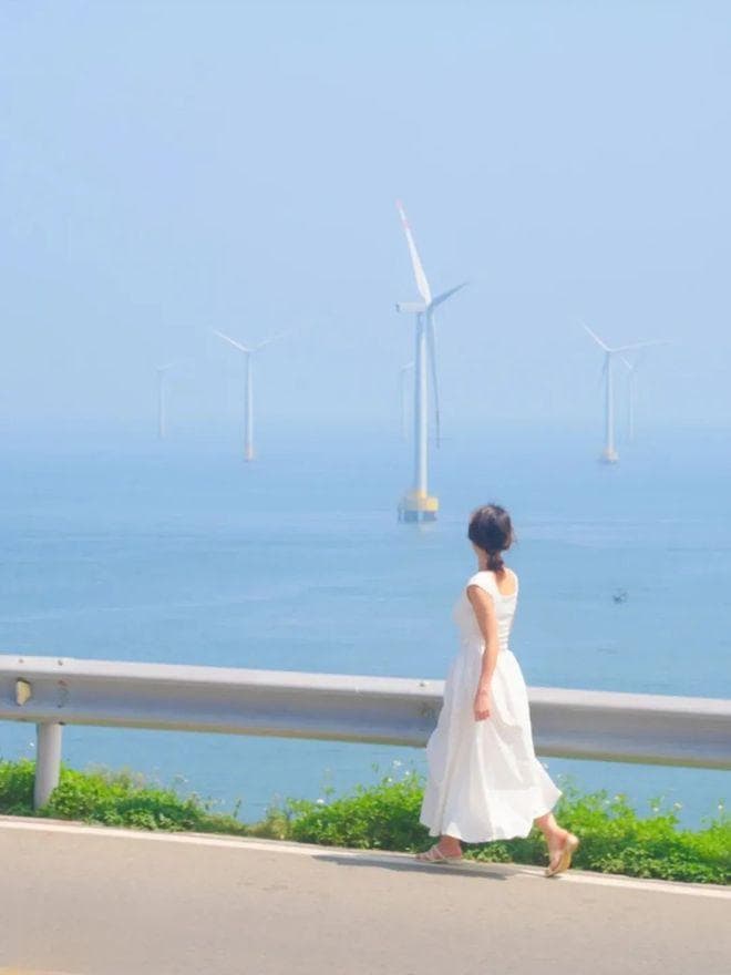 平潭岛：黑沙滩、风车田，五大景点各具特色