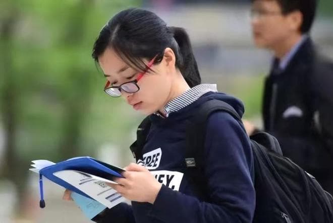 录取分数很低的4个冷门专业，如今就业率却极高，毕业生追悔莫及
