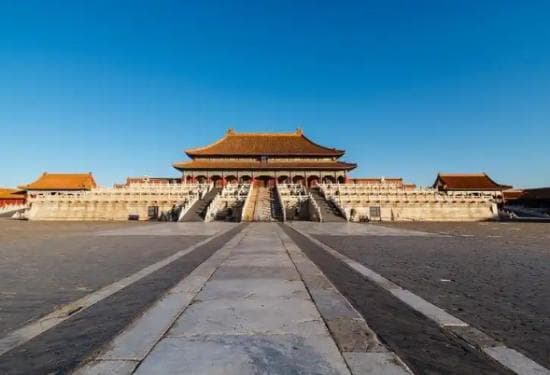 紫禁城古建筑屋顶上的绿色秘密