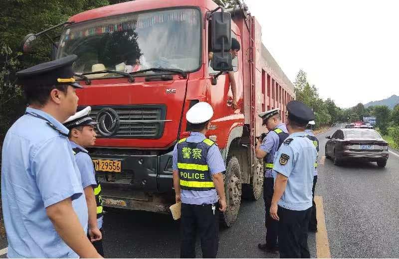 科技助力 匠心护航——探索治理超限超载车辆的“沅陵模式”