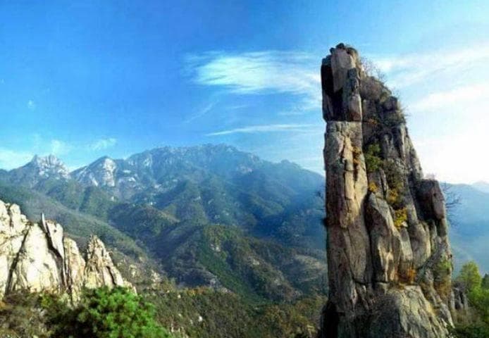 山东泰山：五岳之首，气势磅礴
