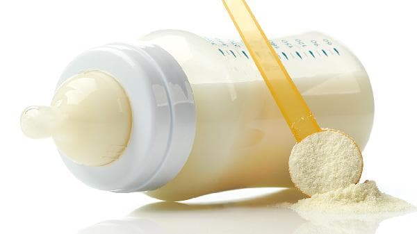 早产宝宝吃奶粉还是母乳好？