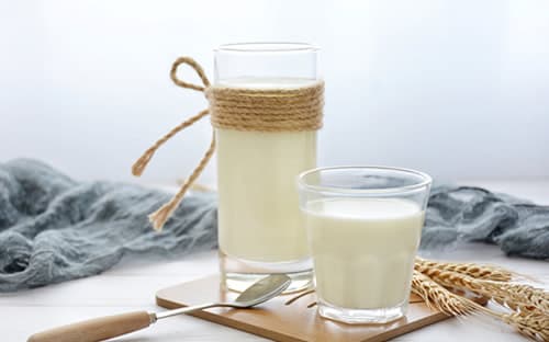全脂牛奶的营养价值 全脂牛奶选购及饮用注意