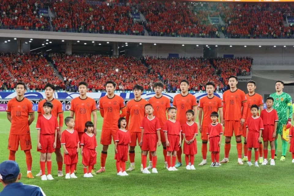 从0:7到1:3，年轻化国足有进步也有顽疾