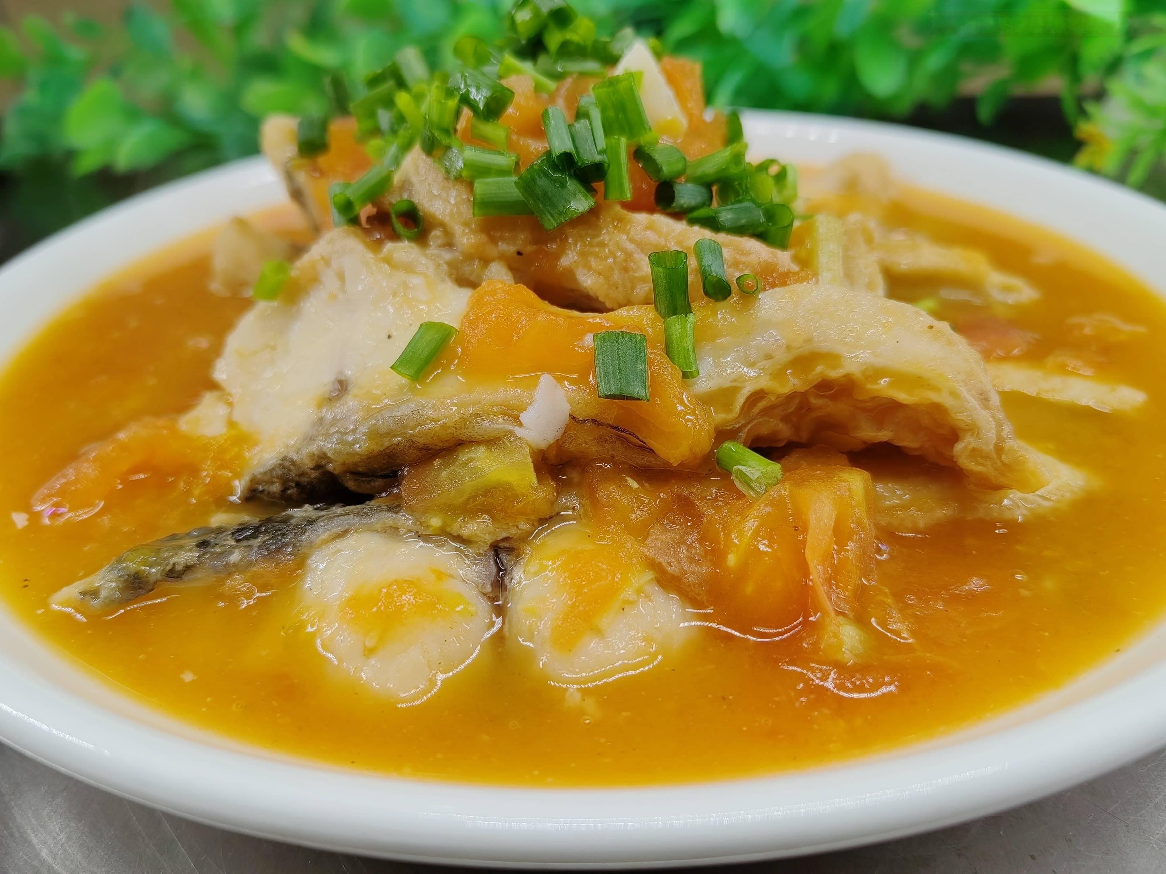 番茄焖鱼腩：酸甜鲜香，老人小孩都爱的美味佳肴