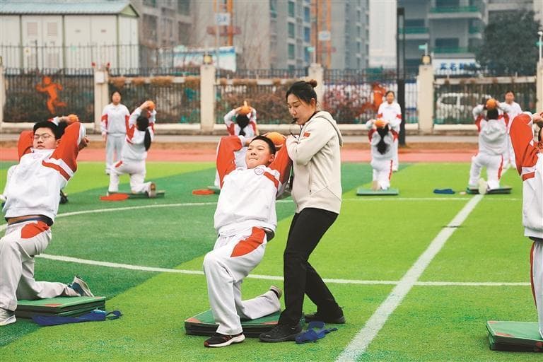 每天一节体育课 如何开足又上好?
