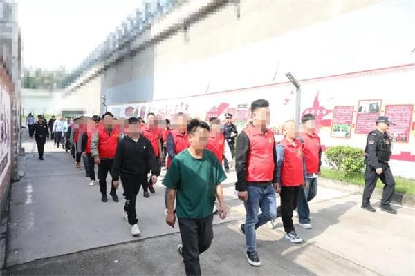 台江县：组织社区矫正对象到凯里监狱开展警示教育